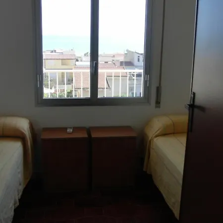 With 3 Bedrooms In Marina Di Ragusa, With Wonderful Sea View * 拉古萨的码头